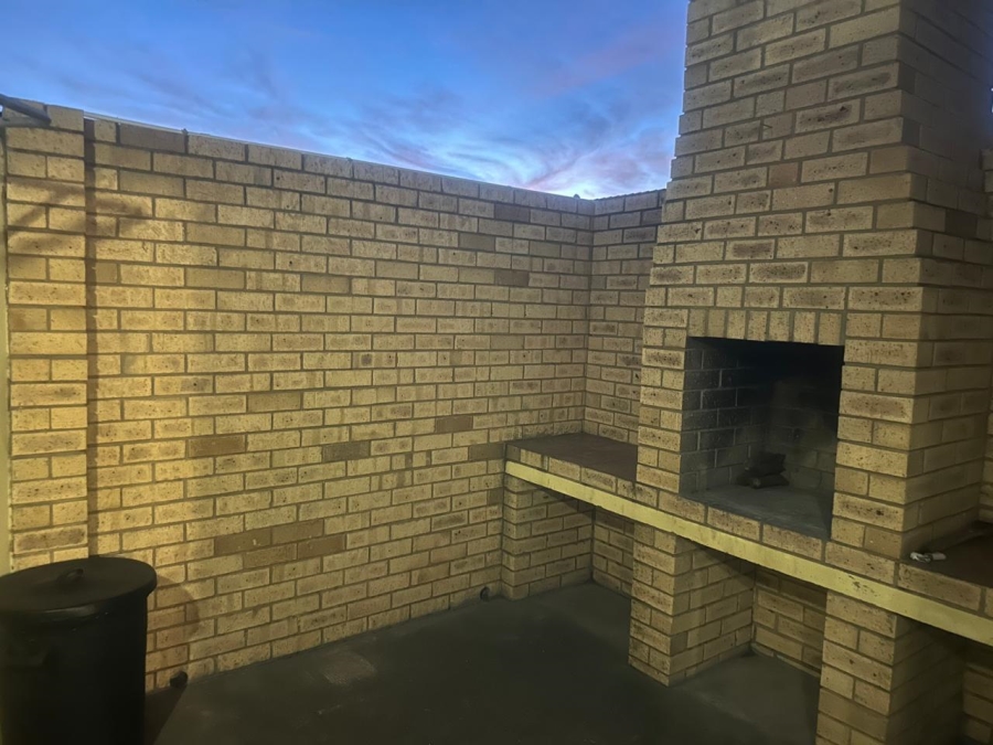To Let 1 Bedroom Property for Rent in Windsor Park Eastern Cape